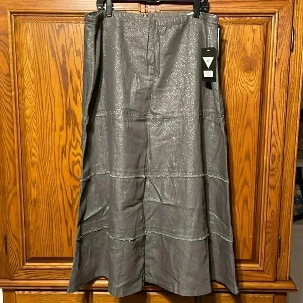 Be-Girl gray denim skirt no split frayed edges in design